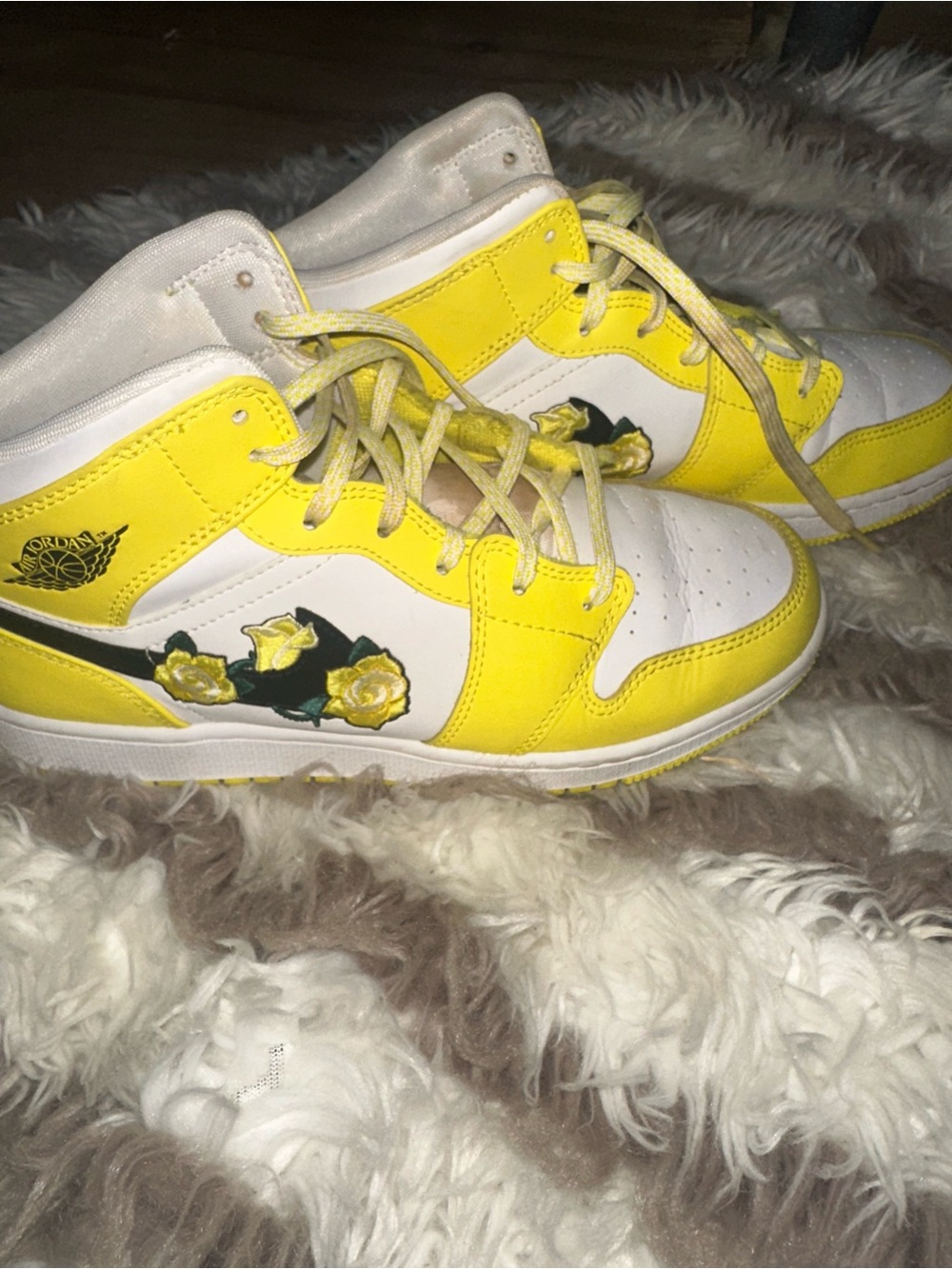 Jordan Kids White & Yellow Floral High-Top Sneakers